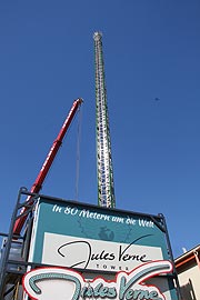 XXL Racer beim Wiesnaufbau 2019 (©Foto: Marikka-Laila Maisel)